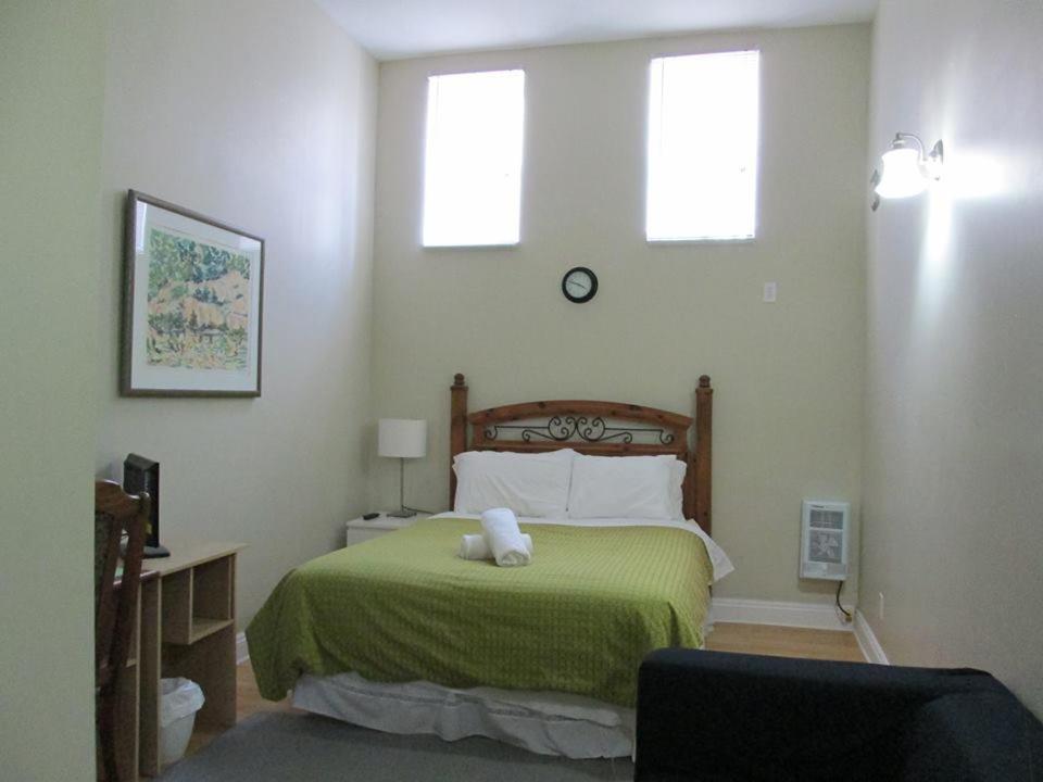 Kaisar Guest House Toronto Exterior foto