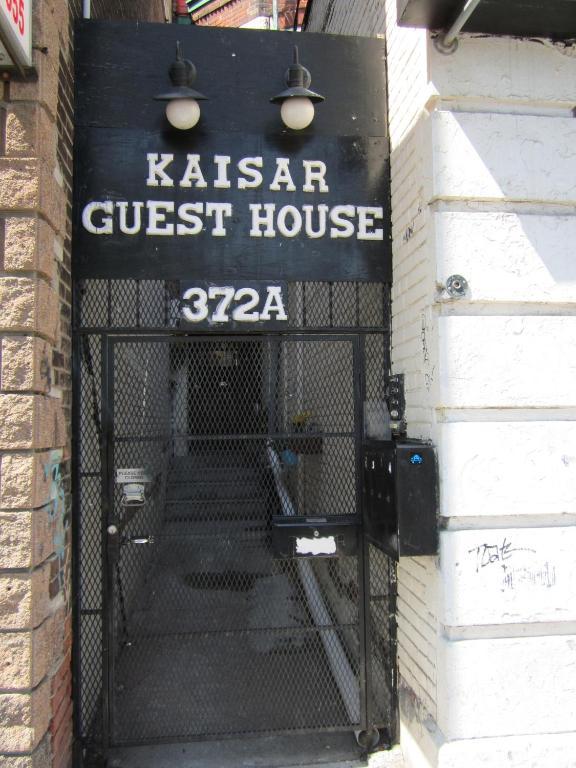 Kaisar Guest House Toronto Exterior foto